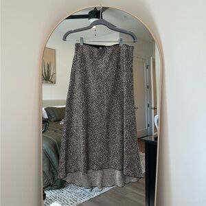 Abercrombie & Fitch Midi Satin skirt, size: Medium